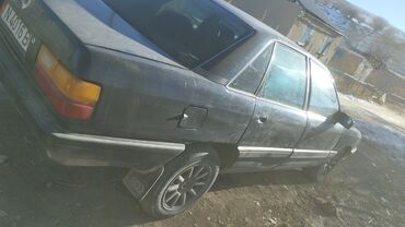 запчасть на ауди 100: Audi 100: 1988 г., 2 л, Механика, Бензин, Седан