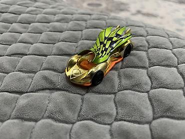 сломанный меч: Детская гоночная машинка hot wheels. Продаю небольшую пластиковую — 1