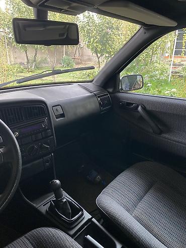 Volkswagen: Volkswagen Passat: 1992 г., Механика, Бензин, Седан — 9