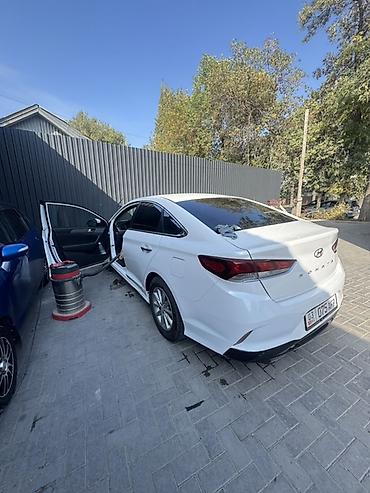 ниже: Hyundai Sonata: 2018 г., 2 л, Автомат, Газ, Седан — 2