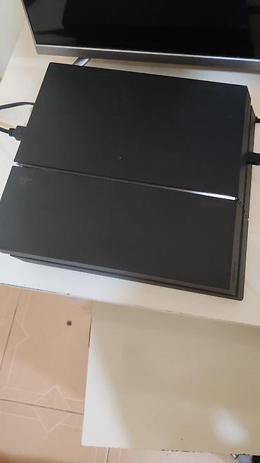 PS4 (Sony Playstation 4): Sony PlayStation 4 (PS4) oyun konsolu - Model: PS4 (orijinal korpus — 1