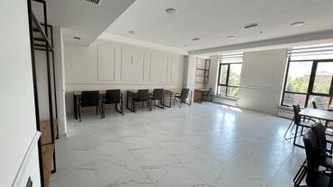 Коммерческая недвижимость: Сдаю Офис, 34 м², В бизнес центре, 1 линия