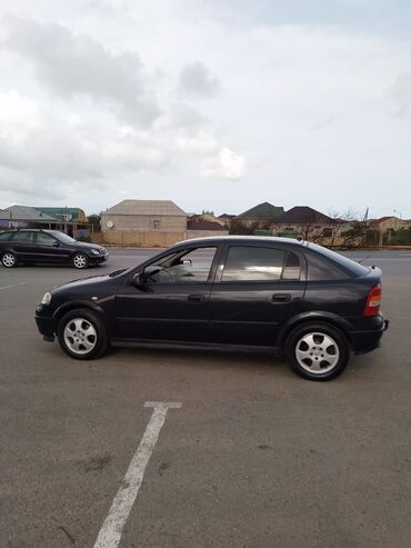 zafira opel: Opel Astra: 1.8 l | 1998 il Hetçbek