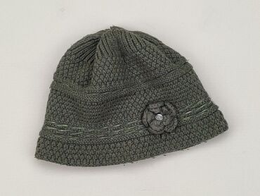 Hats and caps: Cap, Female, condition - Fair