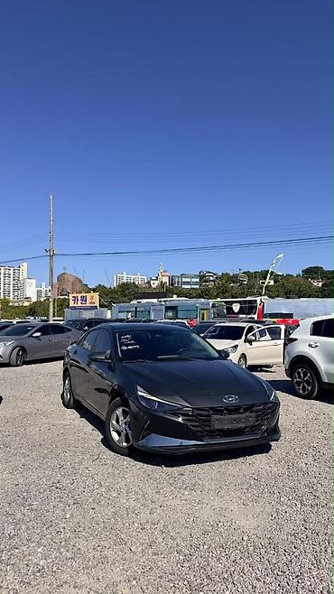 cadillac xts: Hyundai Elantra: 2022 г., Бензин, Седан — 1