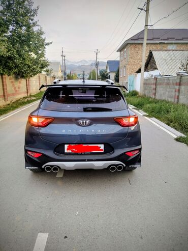 Kia: Kia Stonic: 2018 г., 1.4 л, Типтроник, Бензин, Кроссовер