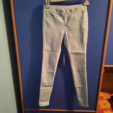 Ostala ženska odeća: Vel S i M
komad 300 din ili sve za 3500 din — 2