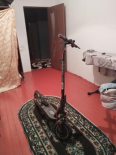 İşlənmiş Elektrik samokat 10", 351 - 500 Vt, 16 - 25 km/s, Ödənişli çatdırılma
