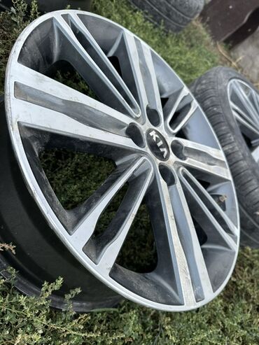Диски: Литые Диски R 16 Kia, Комплект, отверстий - 5
