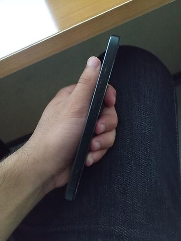 Apple iPhone: IPhone 15, Qara — 5