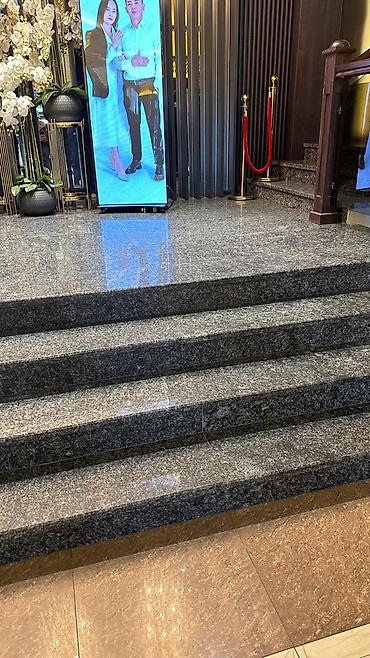 Обшивка лестниц: Гранитные ступени для крыльца, прочные и долговечные. Идеально — 9