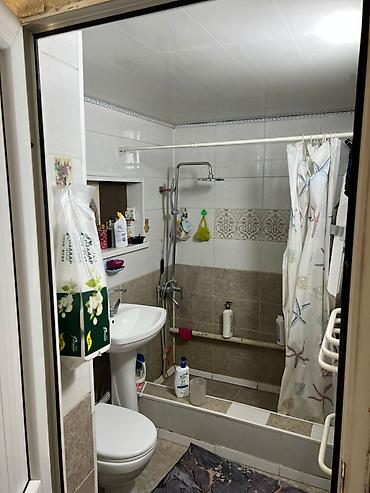 Продажа коттеджей и домов: 🏡✨ ПРОДАЁТСЯ ПРОСТОРНЫЙ ДОМ ✨🏡 📍 Район: ГЭС-3 🏠 Комнат: 4 📐 Площадь — 13