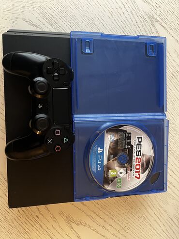 PS4 (Sony Playstation 4): Ps4 Almanyadan alinib.Ustunde Orginal disk ve pult verilir.Acilmayib