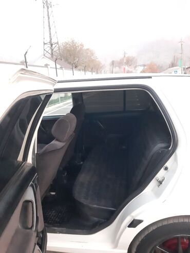 Volkswagen: Volkswagen Golf: 1993 г., 1.6 л, Механика, Бензин, Хэтчбэк — 11