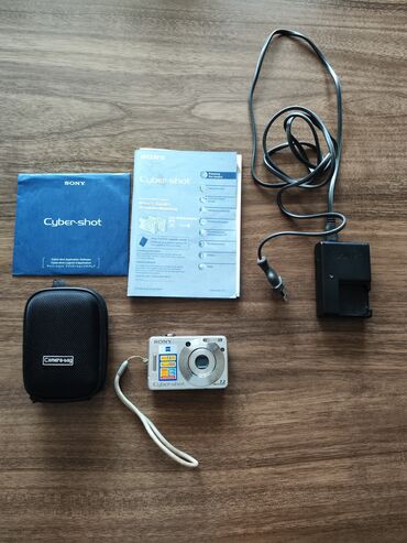 islenmis soba: Sony Cyber-shot DSC-W70 rəqəmsal fotoaparat dəsti Xüsusiyyətlər: -