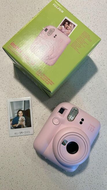 Фотоаппараты: Instax mini 12 
Пользовались 1 месяц ( 1-2 раза) 
Есть чехол