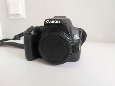 цифровой фотоаппарат цена: Продаю фотоаппарат Canon EOS 250d . в хорошем состоянии, в комплекте