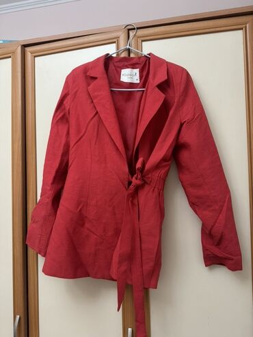 Пиджаки, жакеты: Женский жакет Sateen, размер 38 (на ярлыке). - Цвет: насыщенный