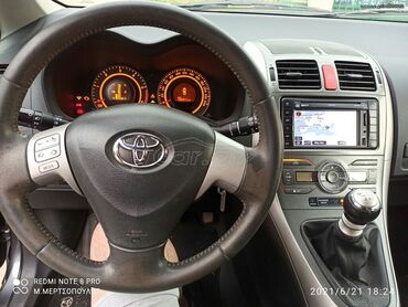 Toyota: Toyota Auris: 1.4 l. | 2010 έ. Sedan — 9