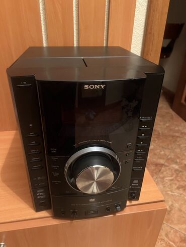 karvansaray ticaret merkezi: Sony musiqi merkezi. Zaşitaya düşür. Təmirə ehtiyyaci var