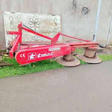 Traktorlar: Məhsul: Kənd təsərrüfatı texnikası paketi Tərkib: - Traktor Belarus — 4