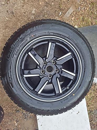 Шины и диски: Комплект зимних колес для кроссоверов/SUV. Состав: - Шины Goodyear — 3