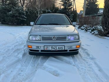 Volkswagen: Volkswagen Vento: 1994 г., 1.8 л, Механика, Бензин, Седан