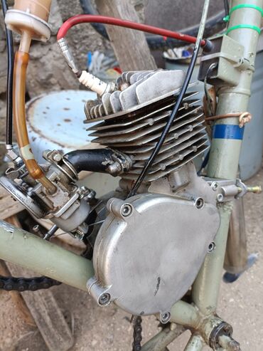 2 2 mator: Velosiped üçün benzinli motor dəsti - 2-taktlı, hava ilə soyudulan