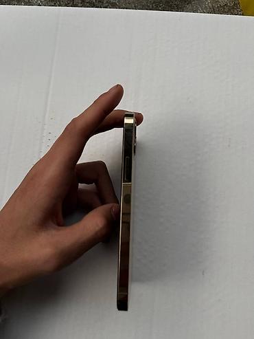 Apple iPhone: IPhone 12 Pro (Gold) - Корпус: плоские грани из нержавеющей стали — 3