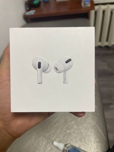 чехол на аирподс 3: Беспроводные наушники Apple AirPods Pro в белом цвете с зарядным