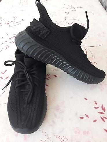 yeezy: Parçadan krassovka satılır Yeezy model Türkiyədən sifarişlə gətirilib — 3