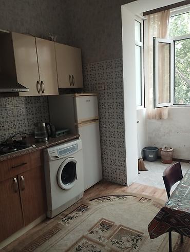 Uzunmüddətli kirayə mənzillər: Mənzilin təsviri: - Geniş planlı, işıqlı otaqlar və hündür tavanlar - — 2