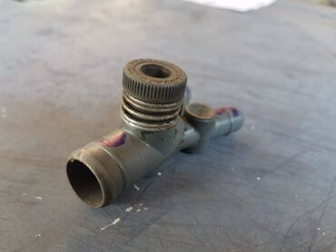 Auto delovi: Racva plina plasticna br.3. Polovno, očuvano. Skinuto sa rastavljenog — 2