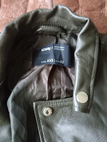 Ostale jakne, kaputi, prsluci: Sinsay ženska biker jakna - Brend: Sinsay (outerwear collection) - na lalafo.rs — 2 Ostale jakne, kaputi, prsluci: Sinsay ženska biker jakna - Brend: Sinsay (outerwear collection) - — 2