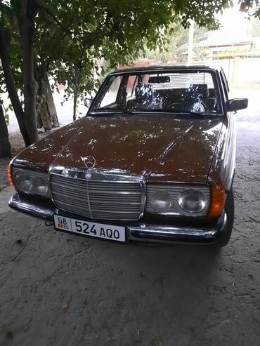 авто завот: Mercedes-Benz W123: 1979 г., 0.2 - engine capacity л, Механика, Бензин, Седан