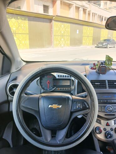 Chevrolet: Chevrolet Aveo: 1.4 | 2014 il | 300600 km Hetçbek