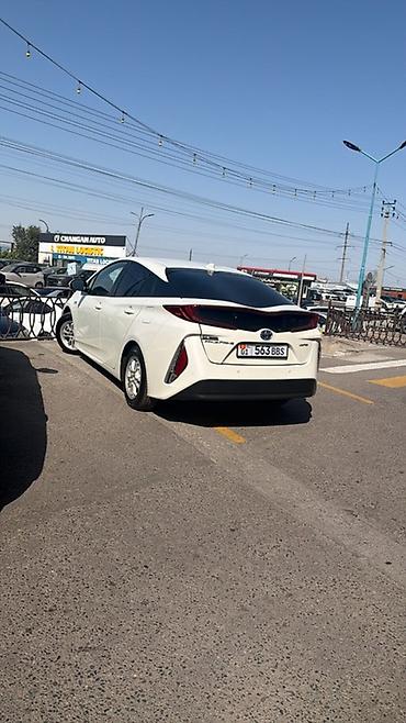beverly hills: Toyota Prius: 2020 г., 1.8 л, Вариатор, Гибрид, Лифтбек — 1
