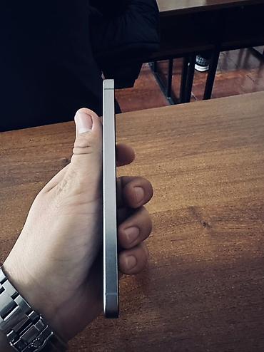 Samsung: Samsung Galaxy S25, Б/у, 256 ГБ, цвет - Серебристый, 2 SIM, eSIM — 3