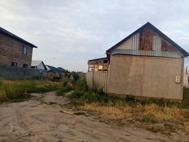 сдаю дом на длительный срок рядом просп жибек жолу бишкек: Времянка, 408 м², 2 комнаты, Собственник, Старый ремонт