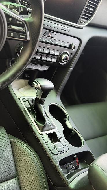 mersedes 212: Kia Sportage: 2021 г., 1.7 л, Автомат, Бензин, Фастбек — 10
