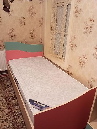 usaq skafi: Oğlan və qız üçün, İşlənmiş, 2 təknəfərlik çarpayı, Dolab, Yazı masası, Tumba — 2