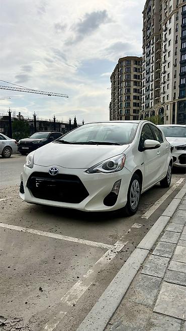 Toyota: Toyota Prius: 2016 г., 1.5 л, Автомат, Гибрид, Хэтчбэк — 1
