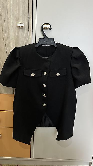 chanel пиджак: Черный женский жакет с короткими рукавами-буф и круглым вырезом — 1