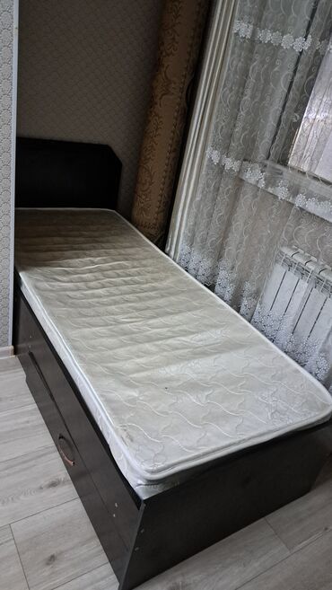2х местный кровать: Односпальная кровать с матрасом и выдвижным ящиком для хранения. -