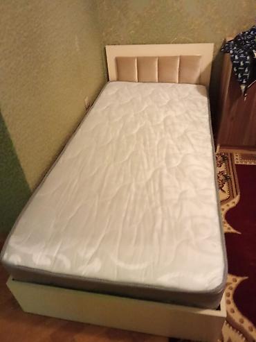 Çarpayılar: Tek nəfərlik çarpayı və döşək - Ölçü: təxmini 90x190 sm (tək nəfərlik — 3