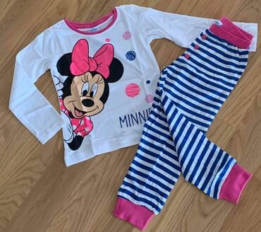 Ostala dečija odeća: Pidzamice 
Razne Vel
Od 134 do 8
Cene od 1050 do 1350 — 8