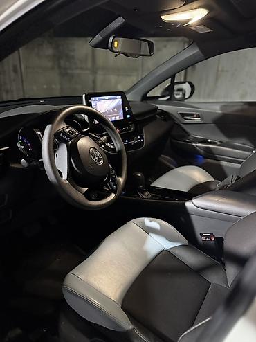 Продажа авто: Toyota C-HR: 2020 г., 2 л, Автомат, Бензин, Кроссовер — 4
