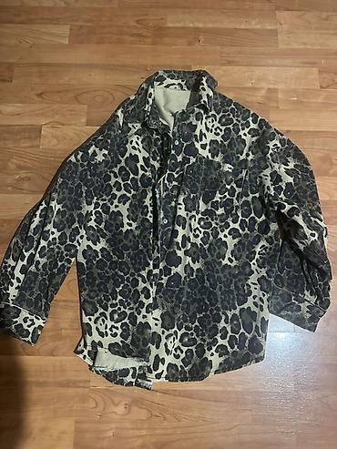 Leopard naxışlı köynək - Model: Uzunqollu, düyməli köynək - Dizayn
