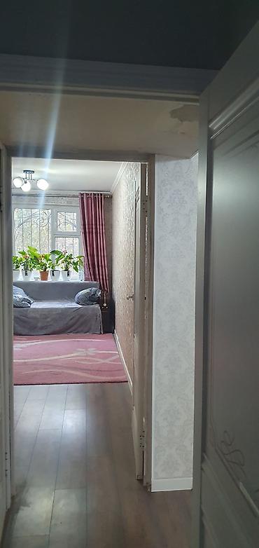 Продажа квартир: 3 комнаты, 58 м², ул. Боконбаева / Гоголя 104 серия, 1 этаж — 1