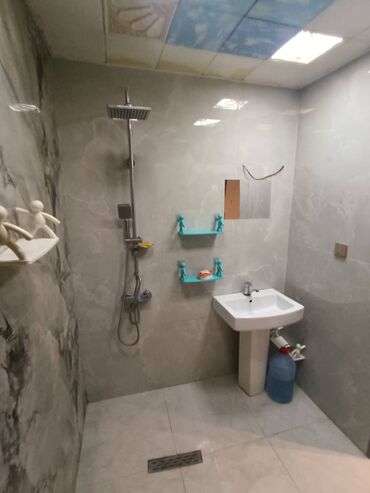 Uzunmüddətli kirayə mənzillər: Xalqlar Dostluğu metrosuna 7 dəygəlik məsafədə 10 nömrəli mıəktəbin — 16